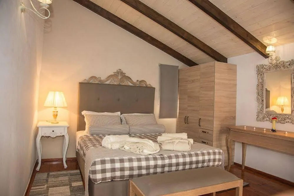 Porto Enetiko Suites Rethymno  Rethymno (Crete)
